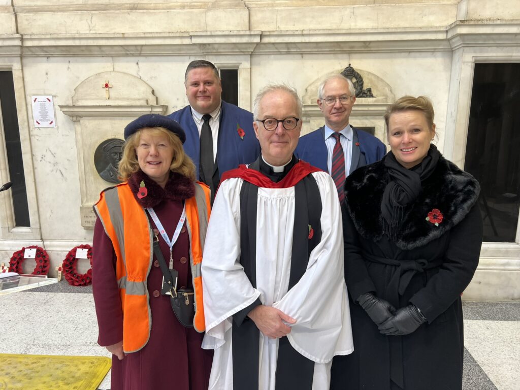 Bishopsgate: Armistice Day at Liverpool Street Station